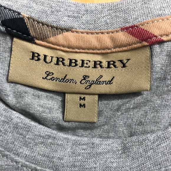 🔥🔥🔥SOLD🔥🔥🔥Authentic Burberry T-shirt - Picture 4 of 9